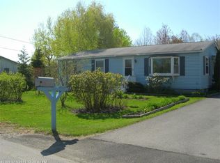26 Seaview Ter, Belfast, ME 04915