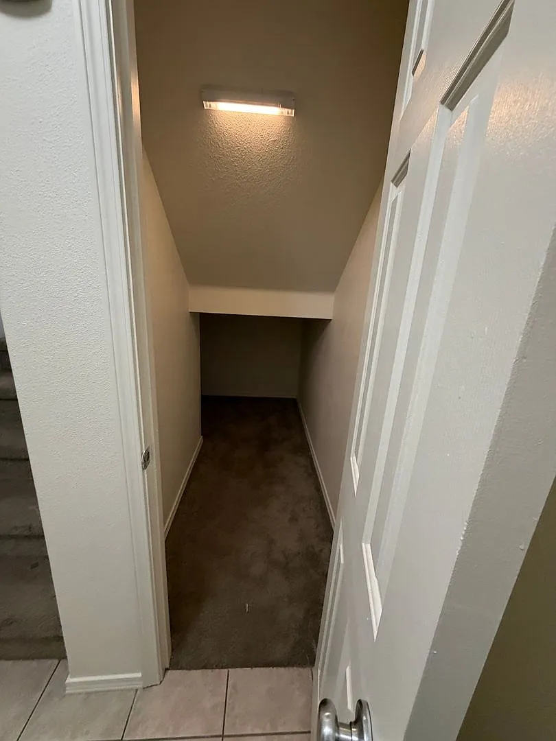 3 bed 3.5 bath Townhome available on Rd 68! — Photo 4