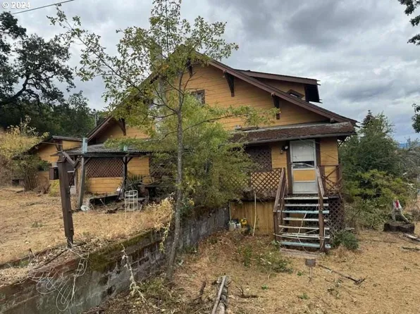 1425 SE Douglas Ave, Roseburg, OR 97470