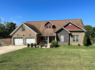 1404 Van Oaks Dr, Kingsport, TN 37665