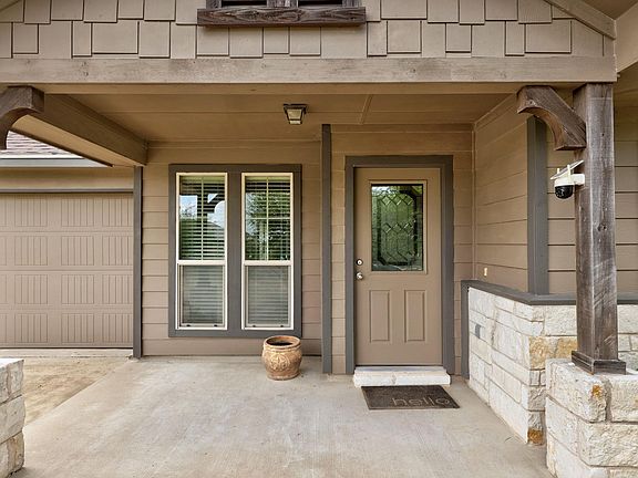 2nd image of 621 Amber Ln