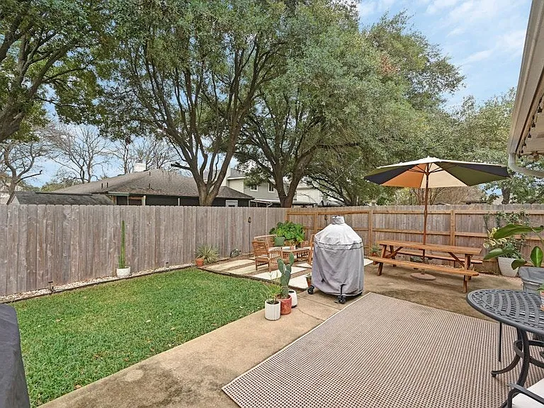 9417 Notches Dr — Photo 23
