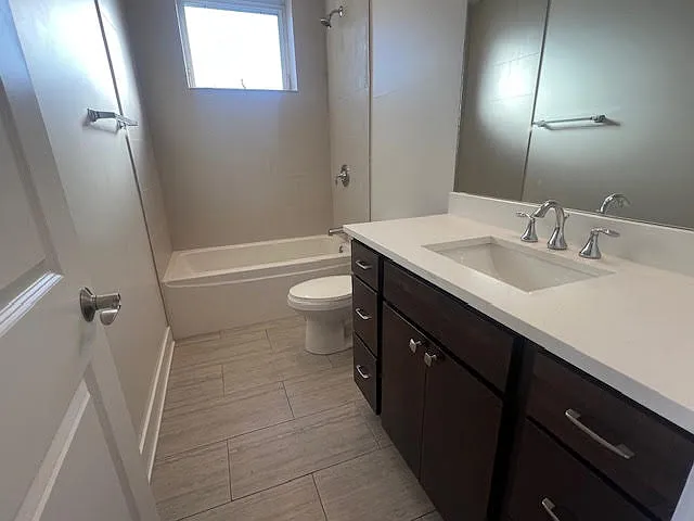 4812 W Montrose Ave #202 — Photo 20