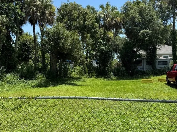 547 San Bernardino St, North Fort Myers, FL 33903