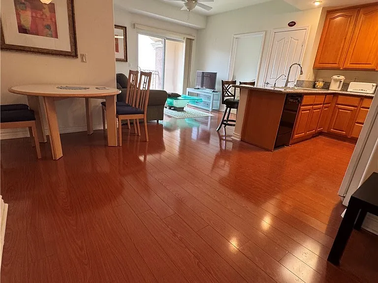 17888 Alburtis #B215 — Photo 9
