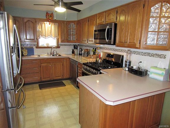 2nd image of 363 Tremont Ave
