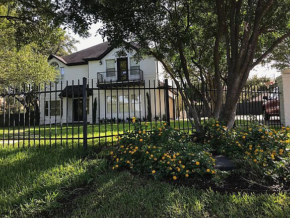 2nd image of 9301 Caracas Dr
