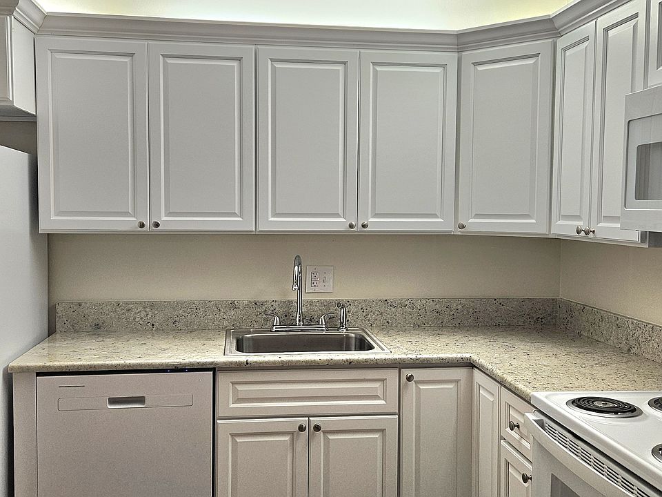 Fully Renovated Kitchen