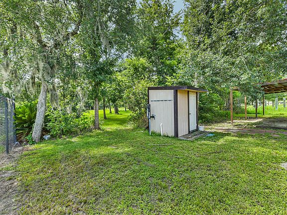 5th image of 218 Shady Oaks Hbr