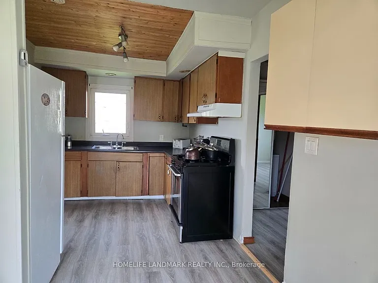 14 Elm Grove Ave — Photo 8