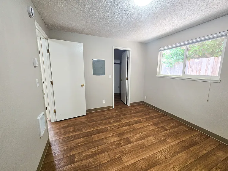 5208 Windsor Island Rd N #D — Photo 7