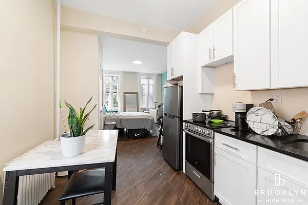 Rented by Brooklyn High Rise LLC | media 7