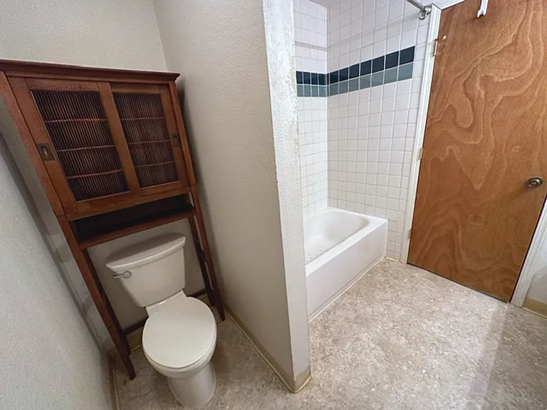 1822 Bellevue Loop — Photo 8