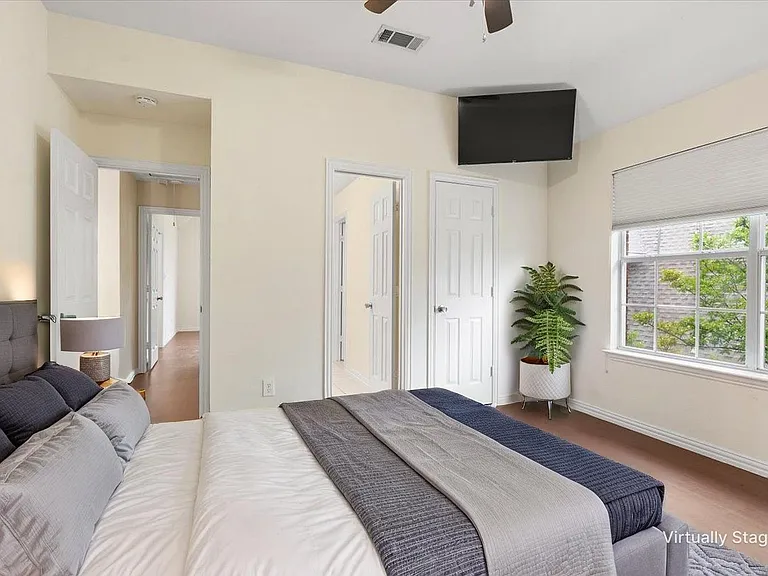 2633 Shadow Hill Ln — Photo 23