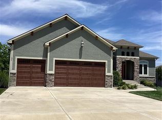 12834 Hubbard Rd, Kansas City, KS 66109