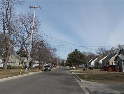 2nd image of 22 47th St SE