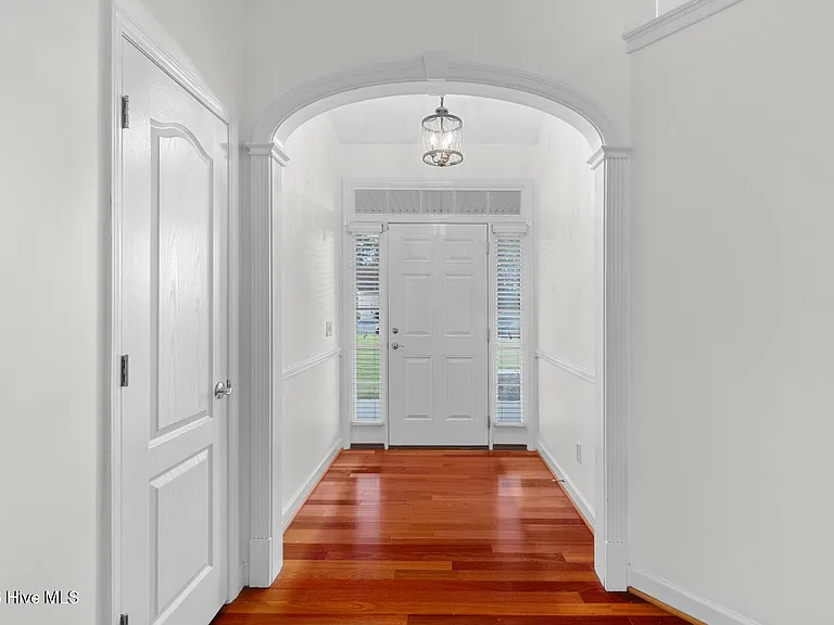 38 Amber Ct — Photo 3
