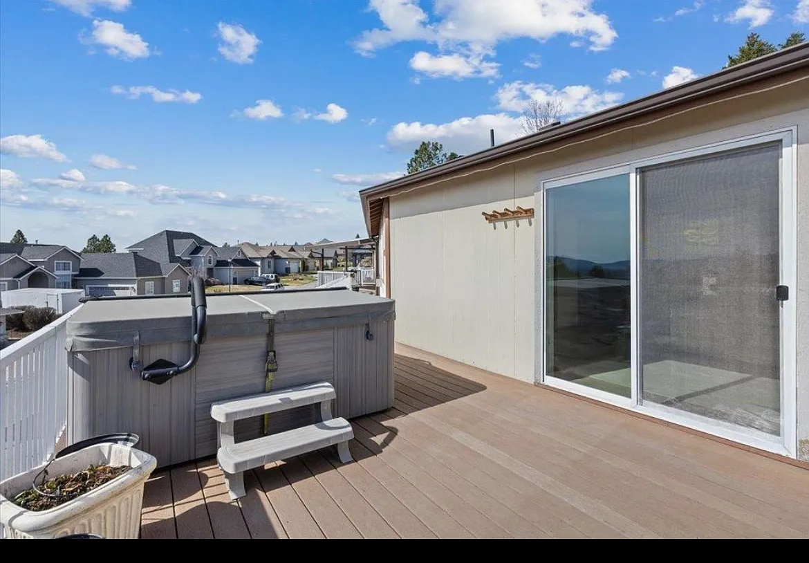 4 bed, 2827 sqft, $3,000 — Photo 4