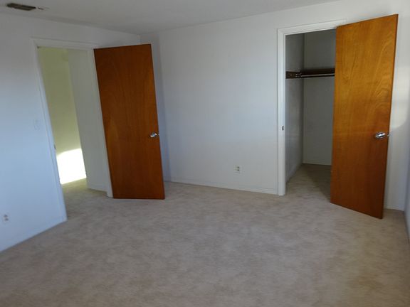 2nd image of 571 E Country Club Dr