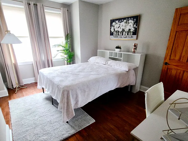 547 Florida Ave NW #8 — Photo 1
