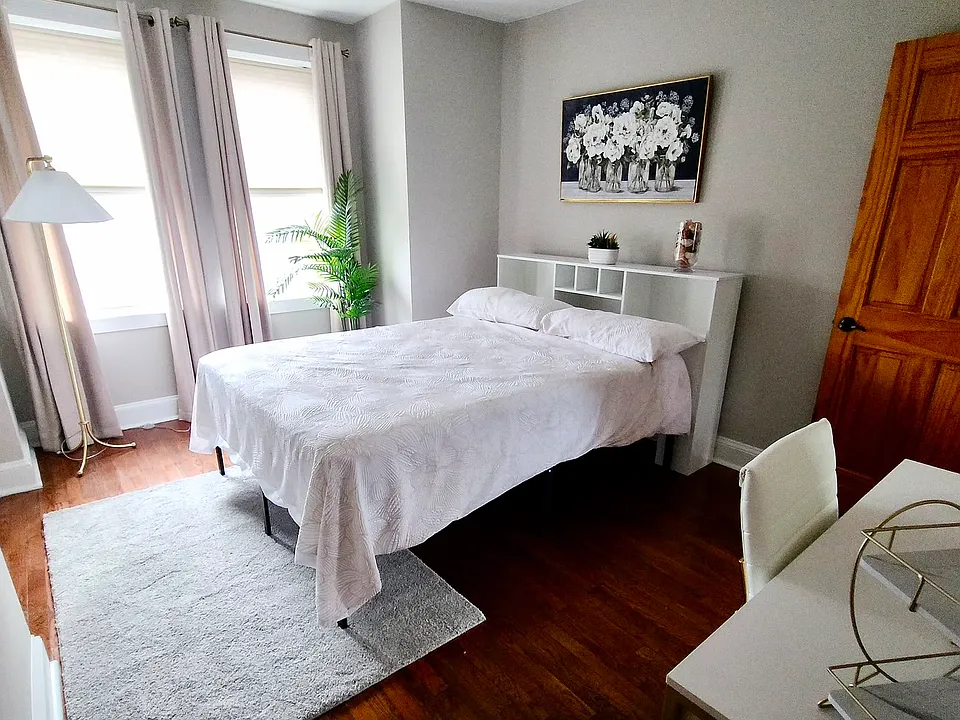 547 Florida Ave NW #8