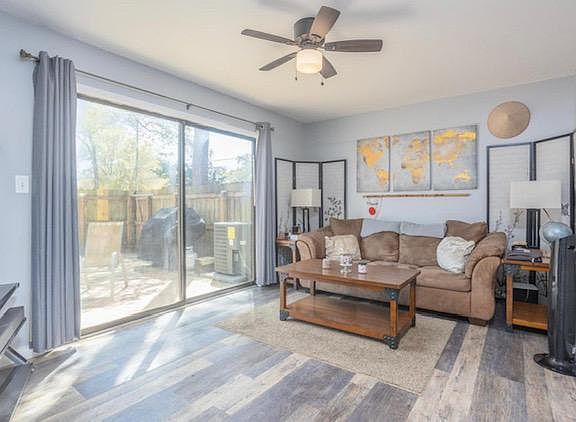 3rd image of 941 Ashley Ln