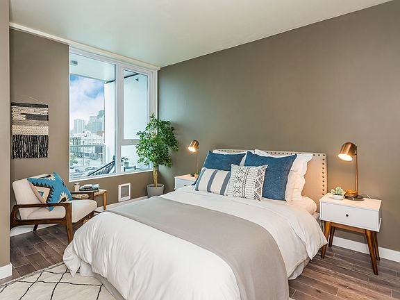 5th image of 300 Berry St Unit 621