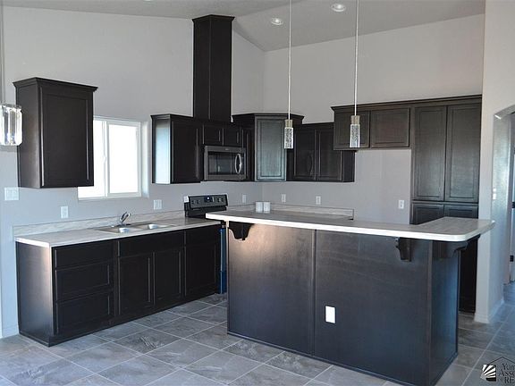 4th image of 369 N Amarely Ave