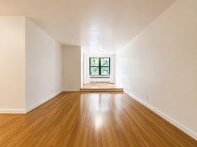 315 E 56th St