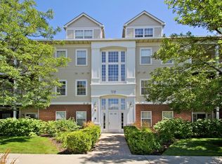 3299 Stratford Ct Unit 2A, Lake Bluff, IL 60044