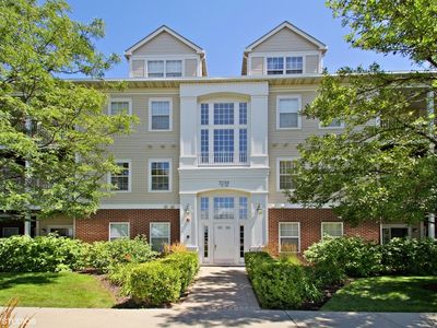 3299 Stratford Ct Unit 2A, Lake Bluff, IL, 60044
