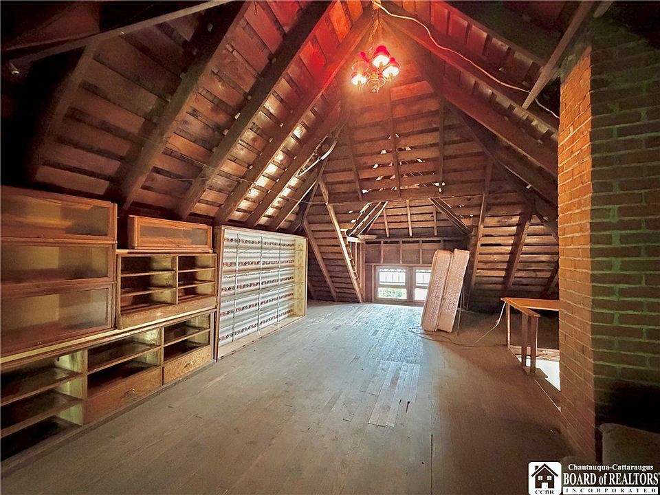 22nd image of 762 Park Ave