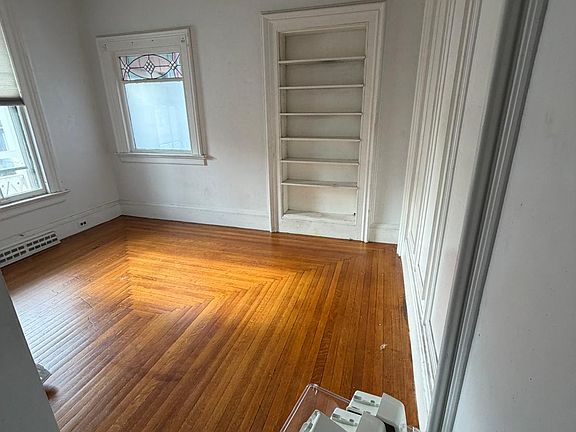 5th image of 5 Clover St #1