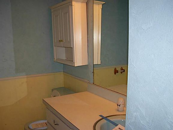 4th image of 7432 7th St