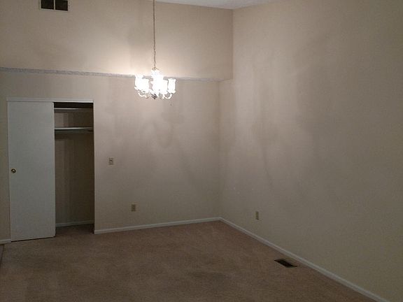 4th image of 21 Schroder Ln Unit 60