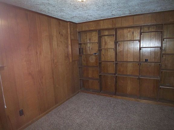 2nd image of 830 Scenic Hills Dr