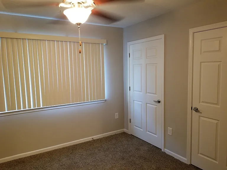 Vestawood Apartments - Vestavia Hills, AL — Photo 22