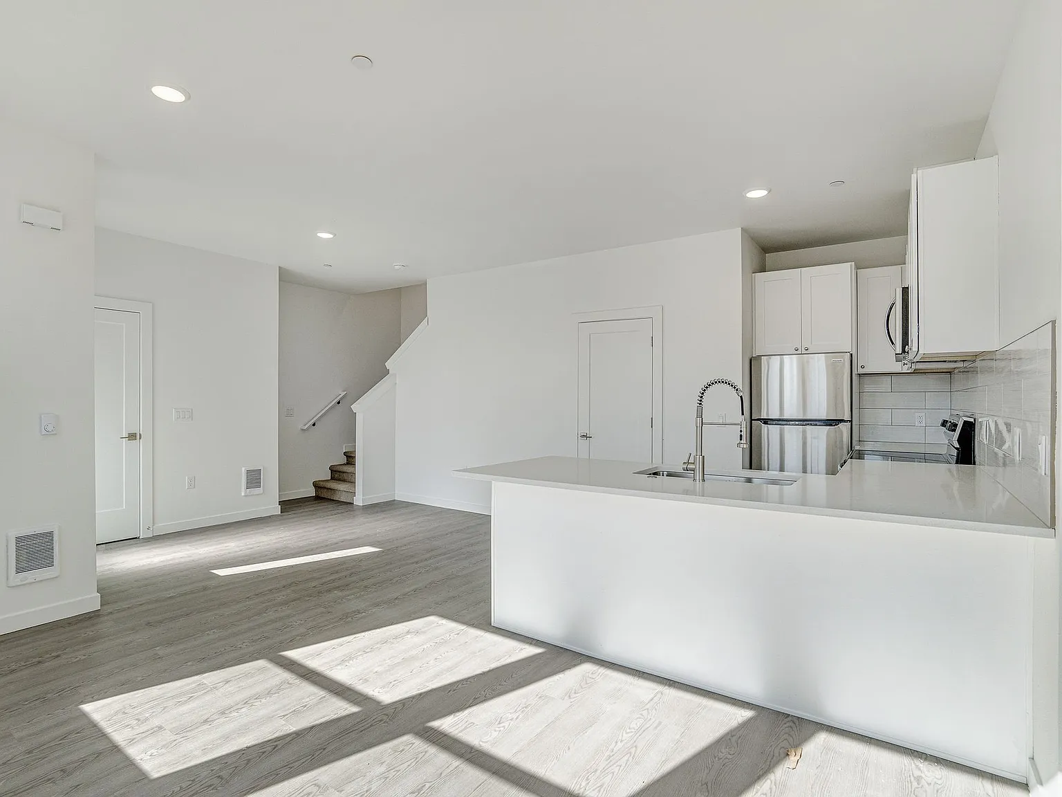 6845 N Montana Ave — Photo 4