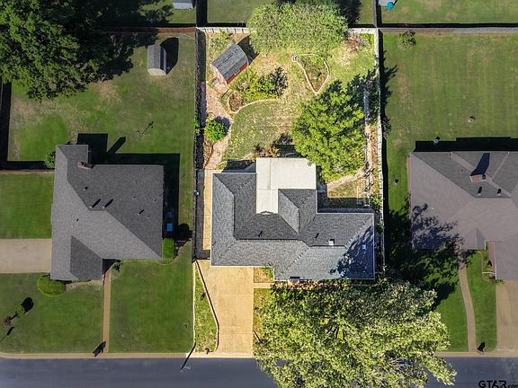 3rd image of 3863 Lamb Dr