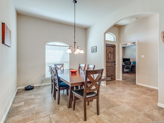 4th image of 15723 GLENN LN