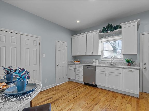 5th image of 4212 Humphrey St