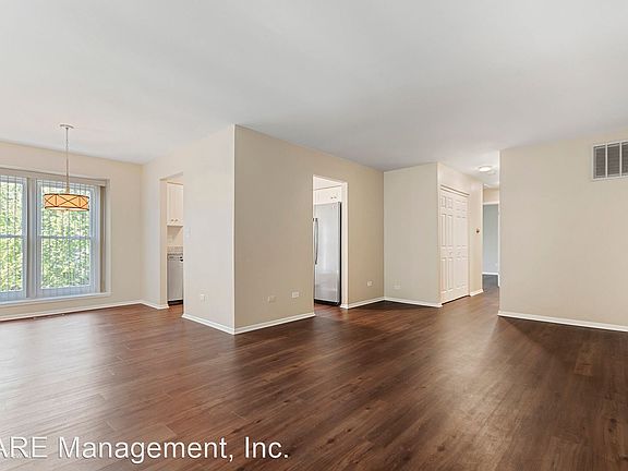 3rd image of 891 Garfield Ave APT B
