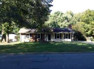 2803 Regents Park Ln, Greensboro, NC 27455