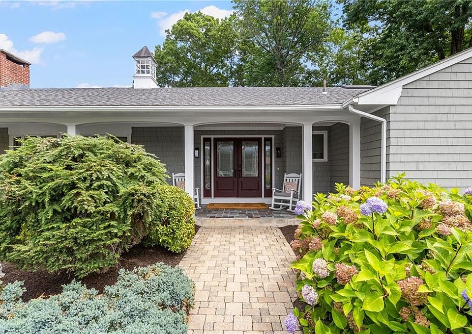 1st image of 210 Wildflower Dr