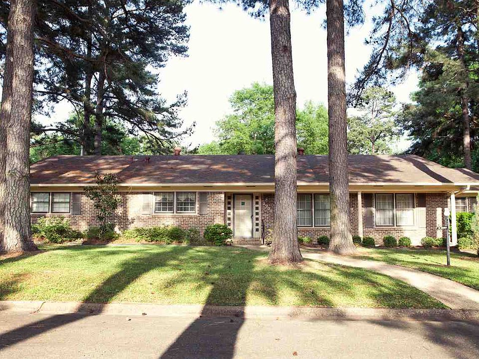 1st image of 2200 Pineview Dr