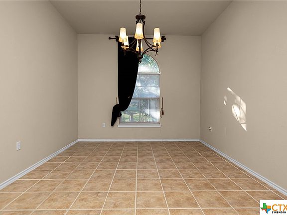 5th image of 189 Castlewood Dr