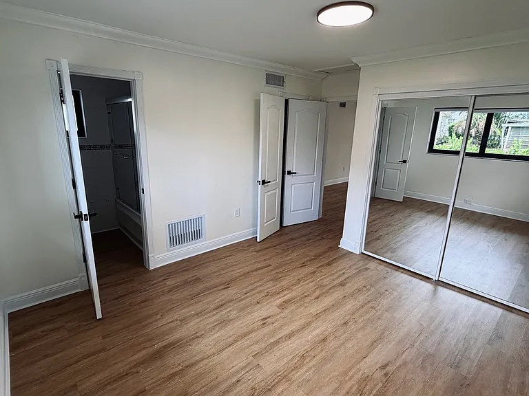 8490 Grand Canal Dr — Photo 11