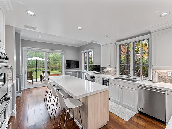3rd image of 2377 Crombie Ct