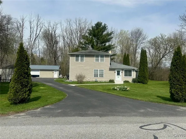8753 Whitelaw Rd, Canastota, NY 13032