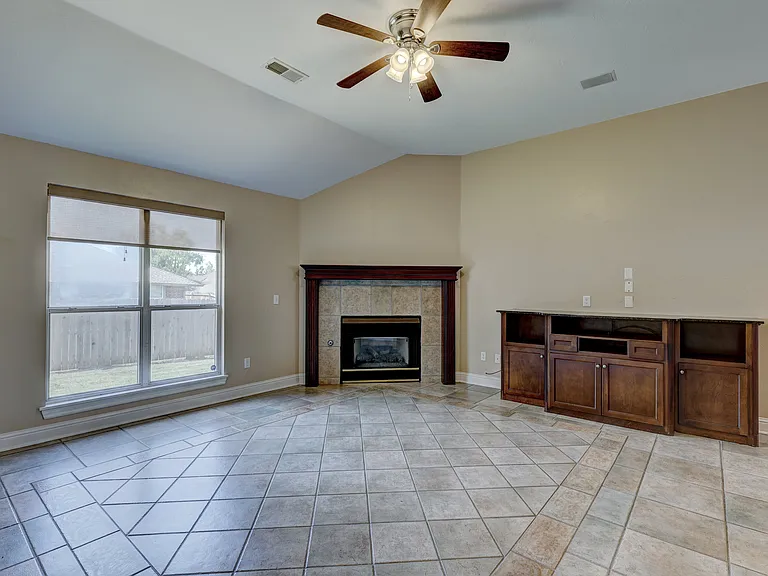2104 Del Simmons Dr — Photo 16